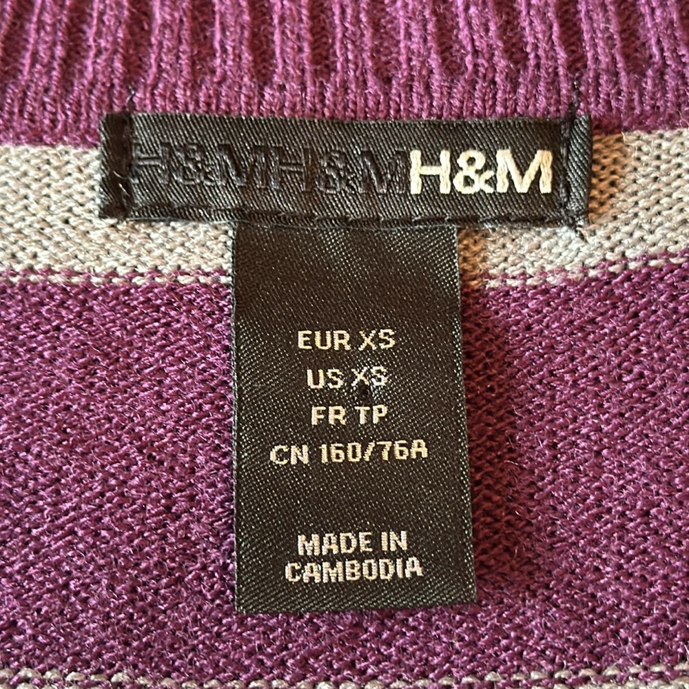 H&M Purple and Gray Striped V-Neck Sweater - Picture 6 of 11